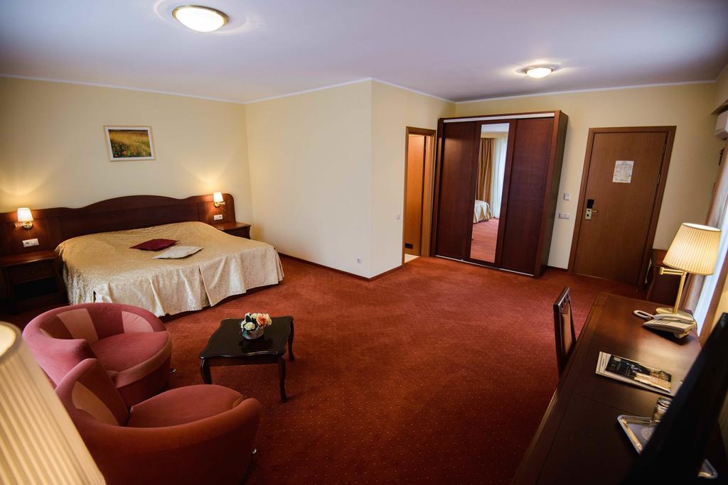 Hotel Alinalex - Paradisul Acvatic Brașov Exterior foto